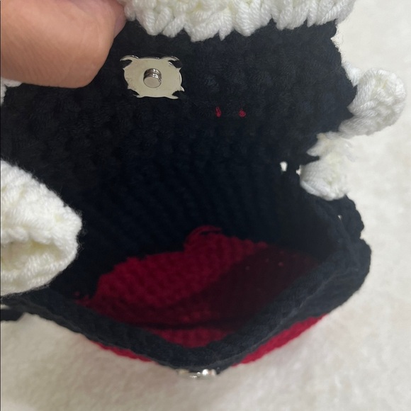 Red and White Crochet Crossbody Bag - Picture 5 of 8